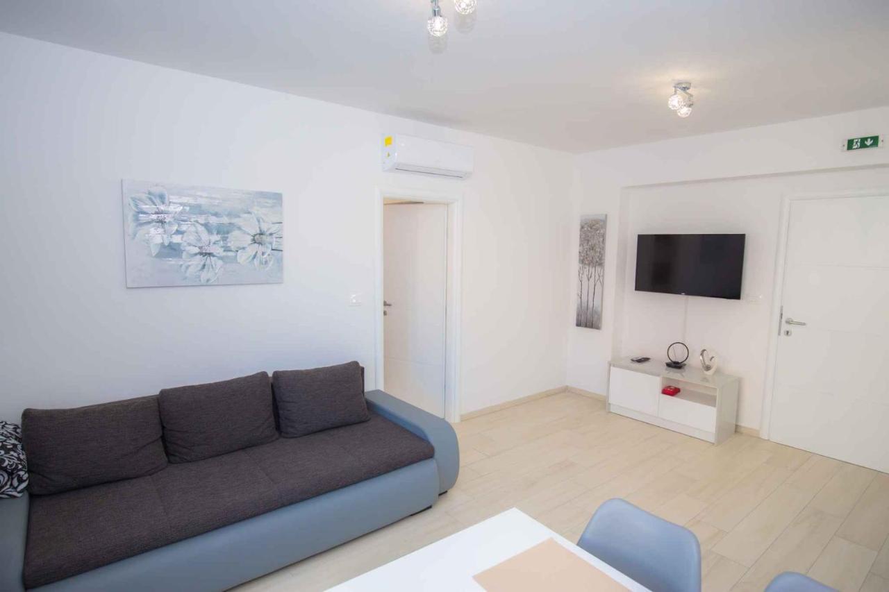 Apartments In Rogoznica 40364 Buitenkant foto